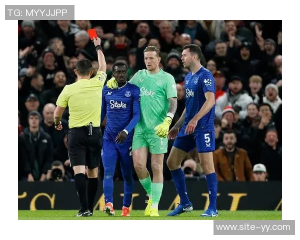 曼城考虑一月召回埃切维里若其在勒沃库森得不到机会