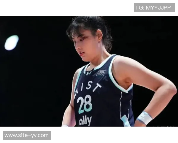 李月汝首秀震撼全场代表Mist队出战近7分钟贡献3分5板表现出色